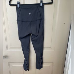 LULULEMON Cropped Legging Size 4